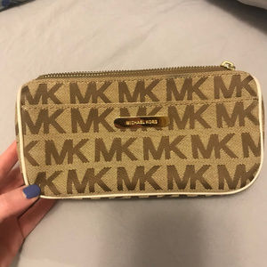 Brown Michael Kors Make-up/Cosmetic Bag